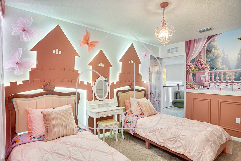 7 Q c/ Piscina & Game Room