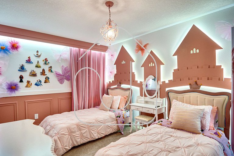 7 Q c/ Piscina & Game Room