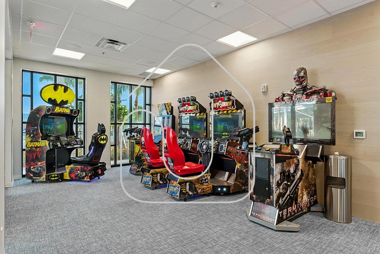 Themed 5BR Home + Pool at Windsor Cay