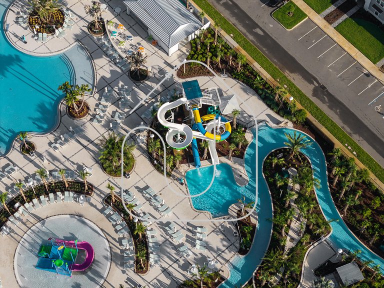 Themed 5BR Home + Pool at Windsor Cay