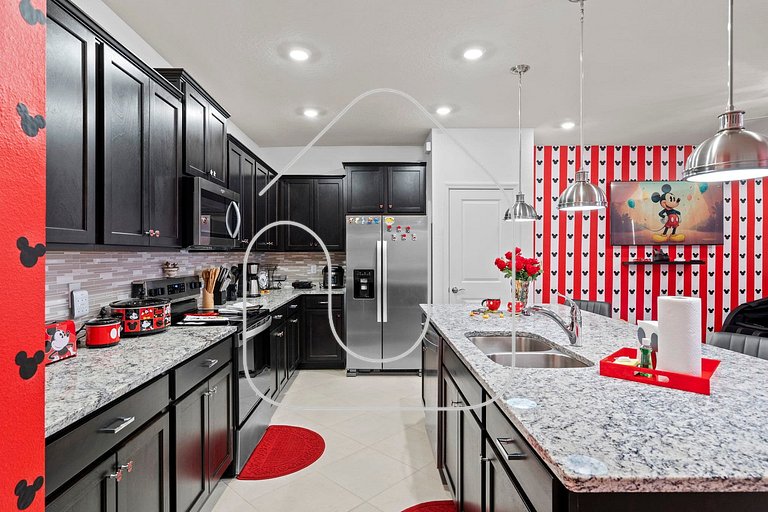 Themed 5BR Home + Pool at Windsor Cay