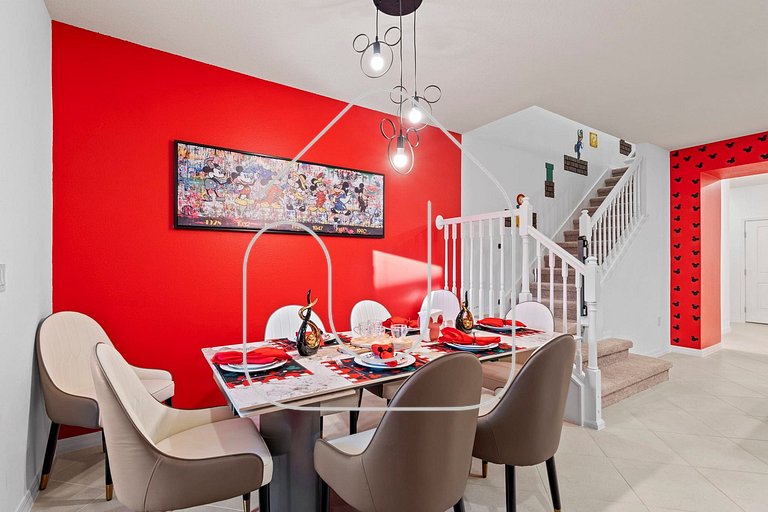 Themed 5BR Home + Pool at Windsor Cay