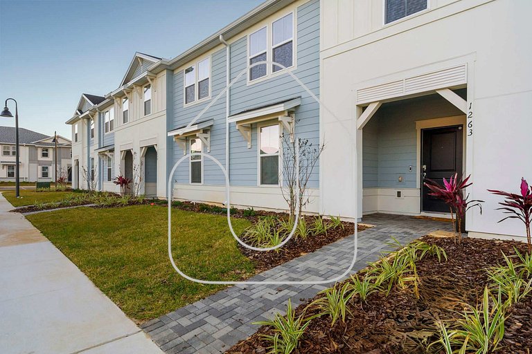 Themed 5BR Home + Pool at Windsor Cay