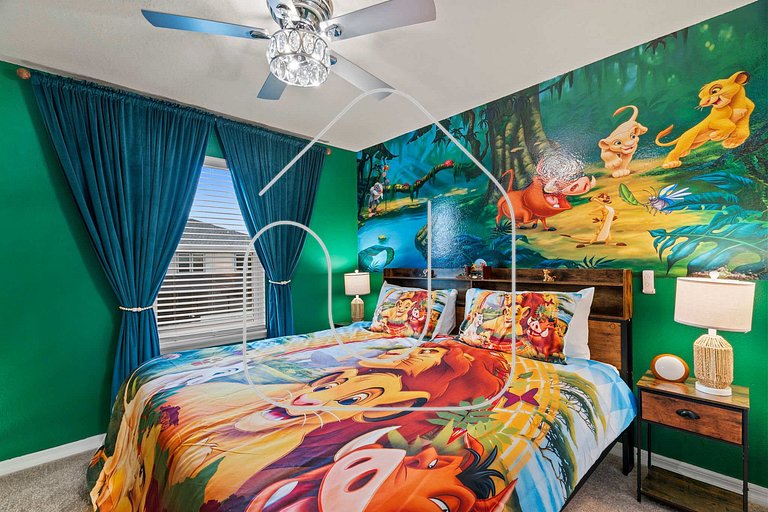 Themed 5BR Home + Pool at Windsor Cay