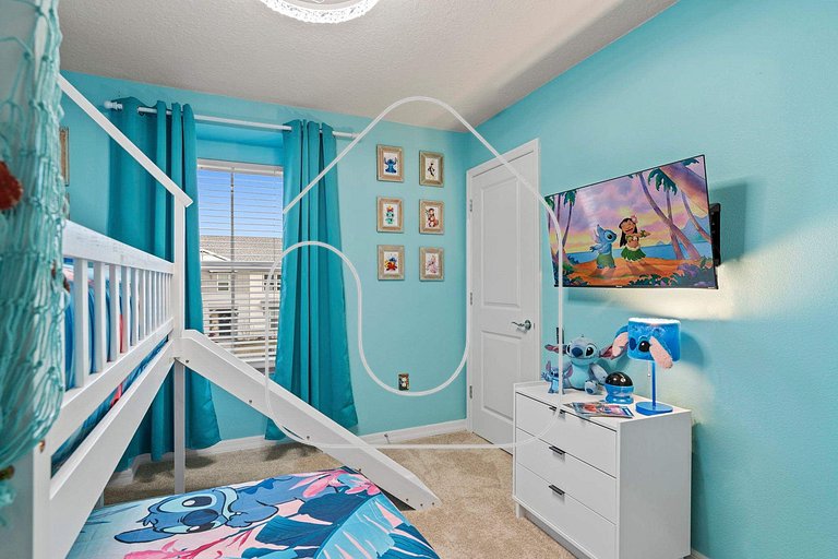 Themed 5BR Home + Pool at Windsor Cay