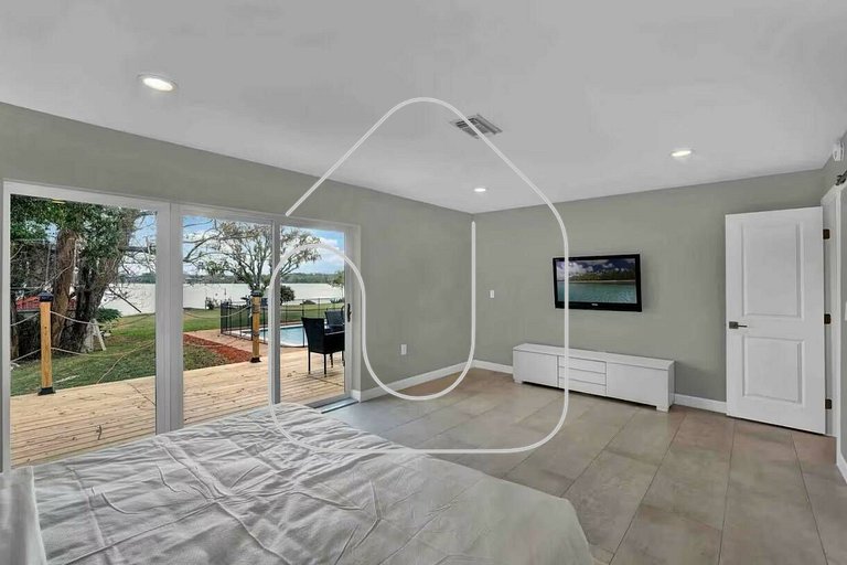 5BR Lakeview Home w/ Pool — 3min to Universal