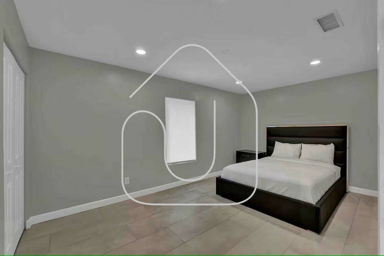 5BR Lakeview Home w/ Pool — 3min to Universal