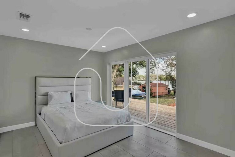 5BR Lakeview Home w/ Pool — 3min to Universal