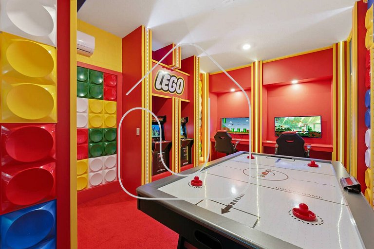 6BR / 5BA Villa w/ Pool & Spa – Storey Lake