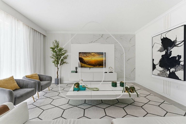 6BR / 5BA Villa w/ Pool & Spa – Storey Lake