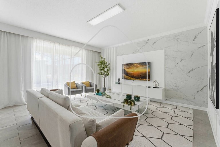 6BR / 5BA Villa w/ Pool & Spa – Storey Lake