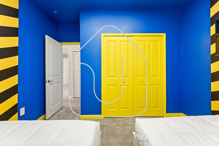 6BR / 5BA Villa w/ Pool & Spa – Storey Lake