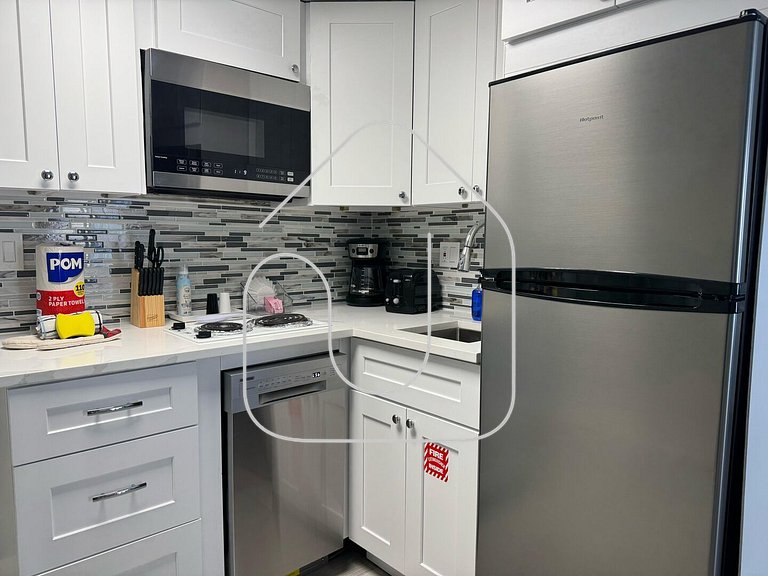 Enclave Studio – 1 mi to Universal w/ Pool