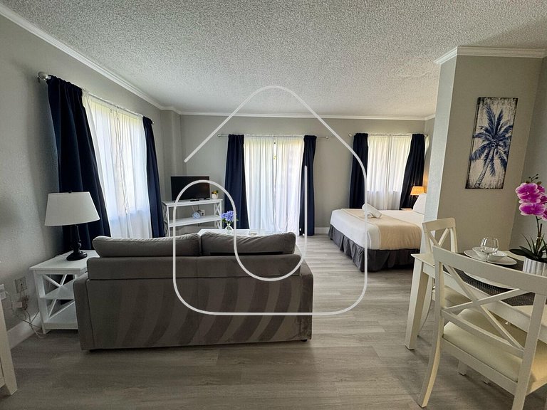 Enclave Studio – 1 mi to Universal w/ Pool