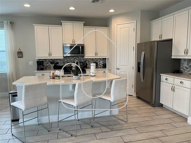 Encore 5‑BR Home w/ Private Pool & Spa