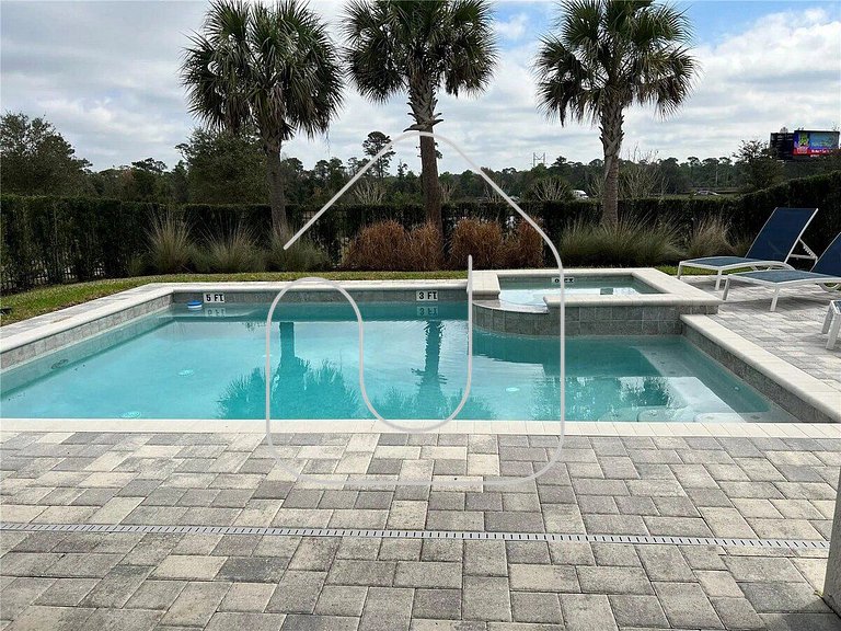 Encore 5‑BR Home w/ Private Pool & Spa