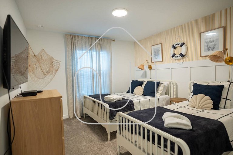 Casa 4Q c/ Piscina e Quartos Temáticos — Disney