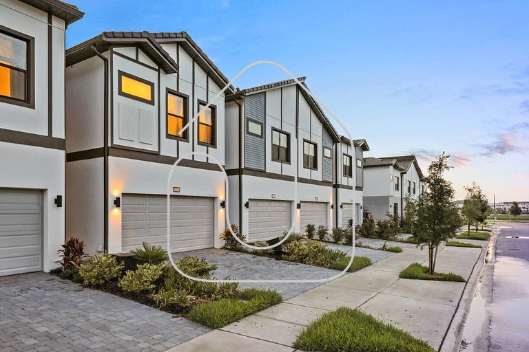 Modern 5BR Villa w/ Pool – 15 min to Disney