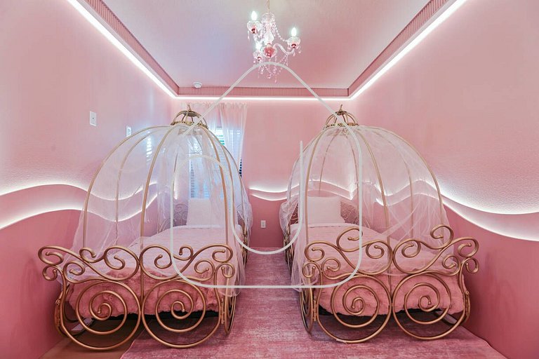 Modern 5BR Villa w/ Pool – 15 min to Disney