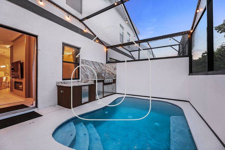 Modern 5BR Villa w/ Pool – 15 min to Disney