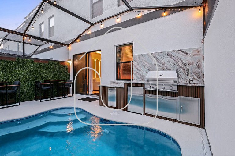 Modern 5BR Villa w/ Pool – 15 min to Disney