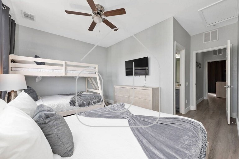 Vista Cay 3BR Townhome- Near Universal