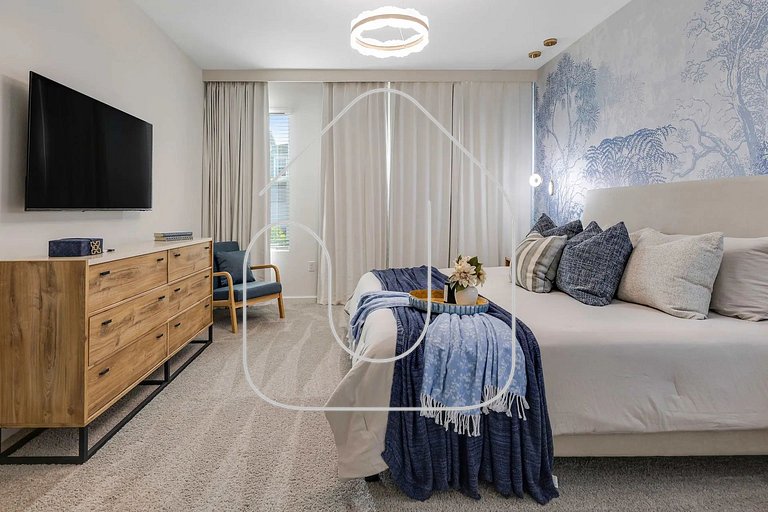 Solara 9BR Luxury + Game Room & Pool