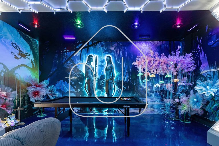 Solara 9BR Luxury + Game Room & Pool