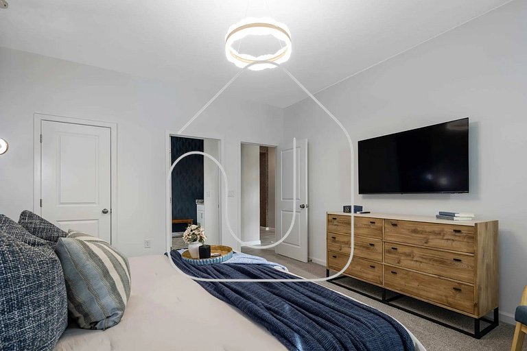 Solara 9BR Luxury + Game Room & Pool