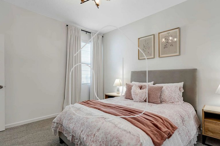 Solara 9BR Luxury + Game Room & Pool