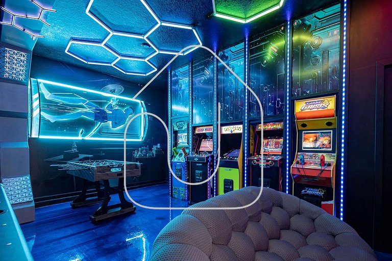 Solara 9BR Luxury + Game Room & Pool