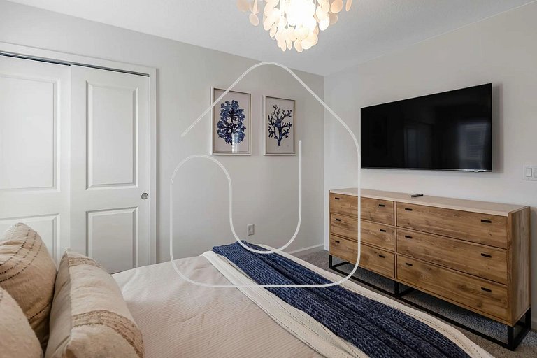 Solara 9BR Luxury + Game Room & Pool