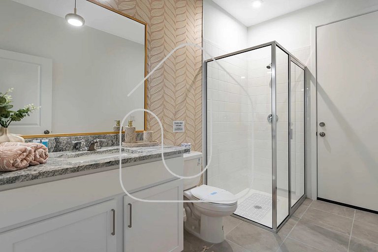 Solara 9BR Luxury + Game Room & Pool