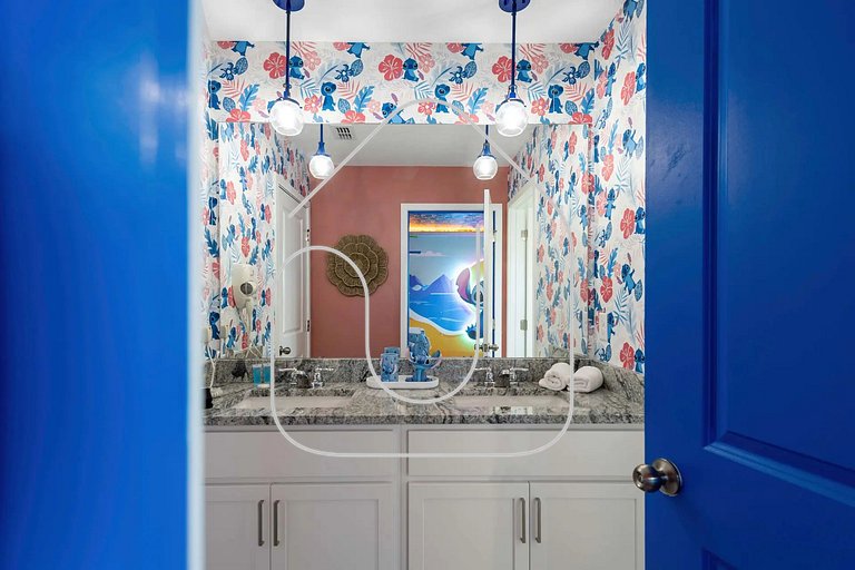 Solara 9BR Luxury + Game Room & Pool