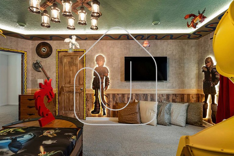 Solara 9BR Luxury + Game Room & Pool