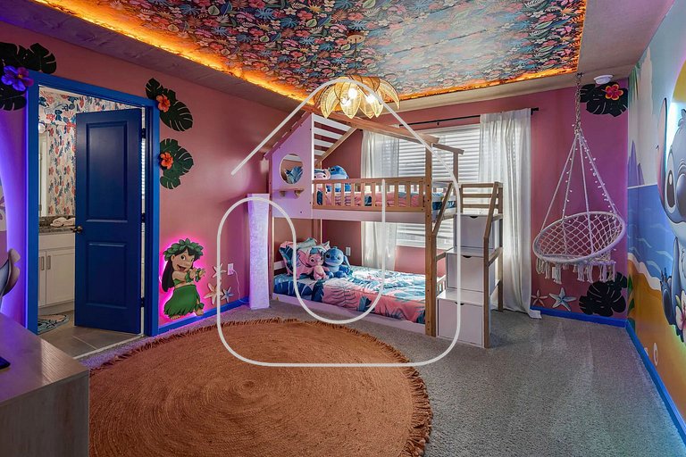 Solara 9BR Luxury + Game Room & Pool