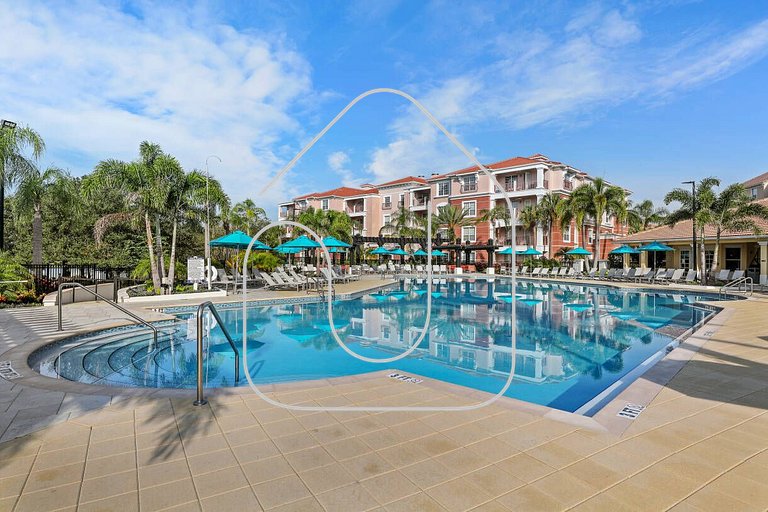 Vista Cay 3BR Condo w/ Balcony & Heated Pool