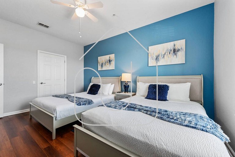 Vista Cay 3BR Condo w/ Balcony & Heated Pool