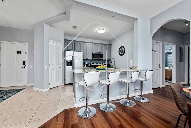 Vista Cay 3BR Condo w/ Balcony & Heated Pool