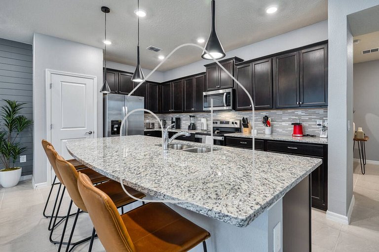 5BR Windsor Island Home w/ Private Pool