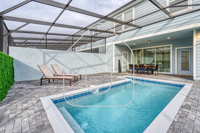 5BR Windsor Island Home w/ Private Pool
