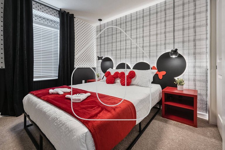 5BR Windsor Island Home w/ Private Pool