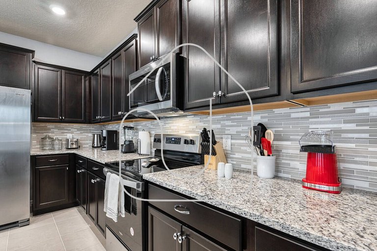 5BR Windsor Island Home w/ Private Pool