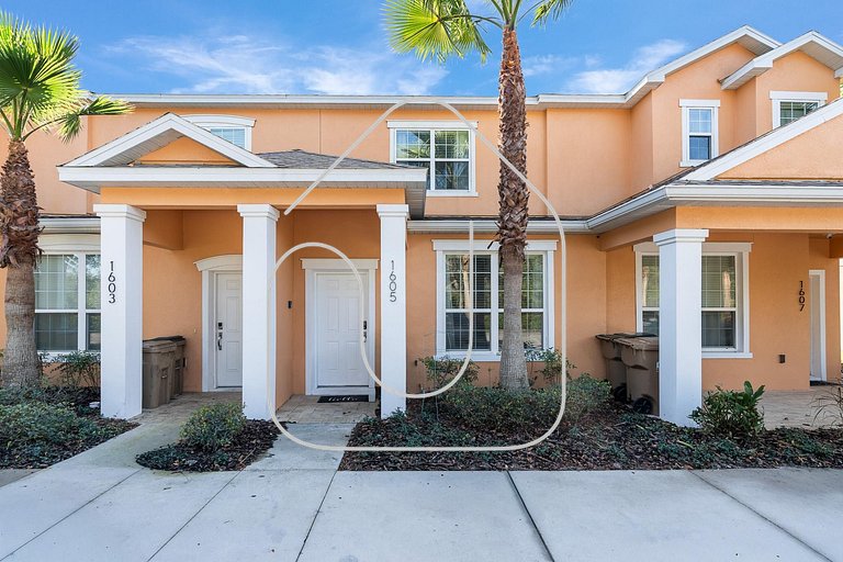 Amazing 3BDR with private pool - 1605