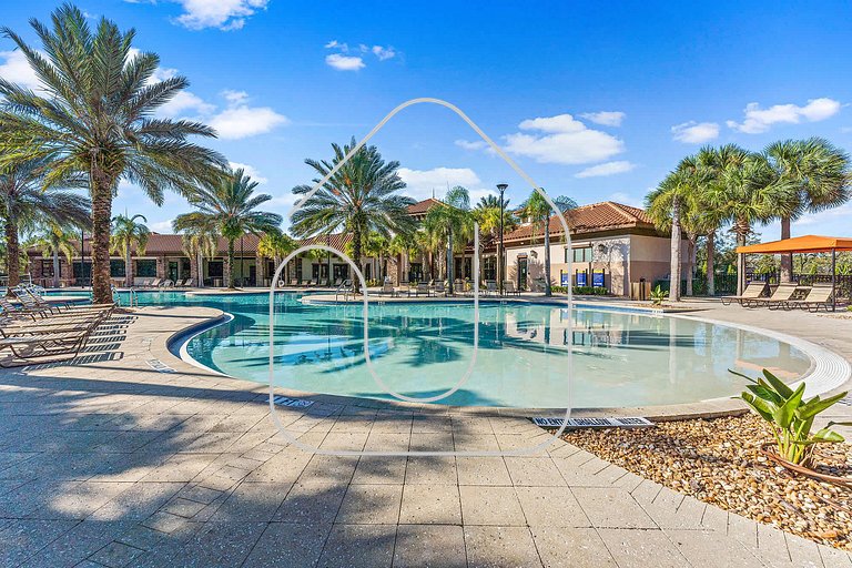 Solterra 6BR Lakeview + Pool & Game Room