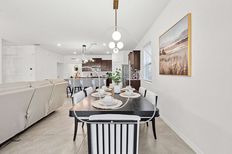 Solterra 6BR Lakeview + Pool & Game Room