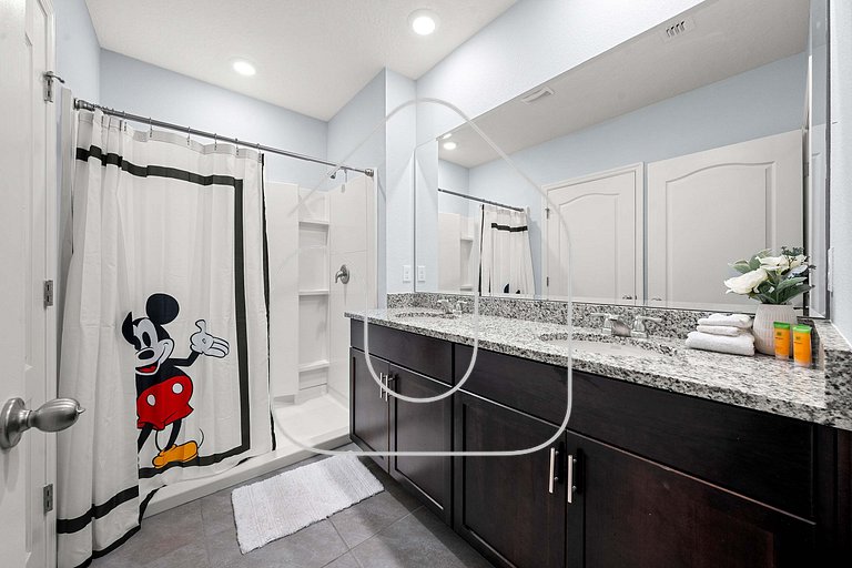 Solterra 6BR Lakeview + Pool & Game Room