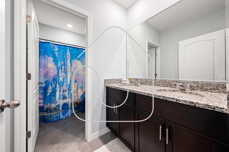 Solterra 6BR Lakeview + Pool & Game Room