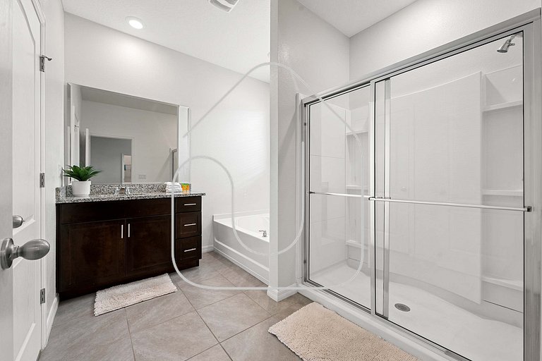 Solterra 6BR Lakeview + Pool & Game Room