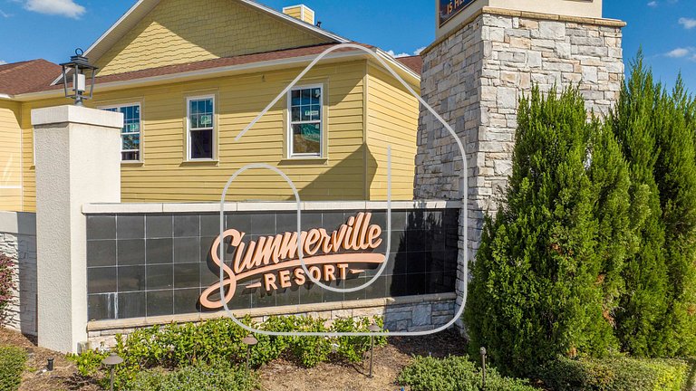 3BR Townhome w/ Themed Room - Summerville